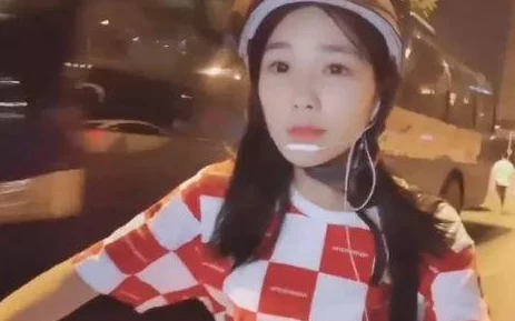 国产女主播户外勾搭合集:展现网络直播新风潮与社交互动的多样性与魅力分析 国产女主播户外勾搭合集:展现网络直播新风潮与社交互动的多样性与魅力分析